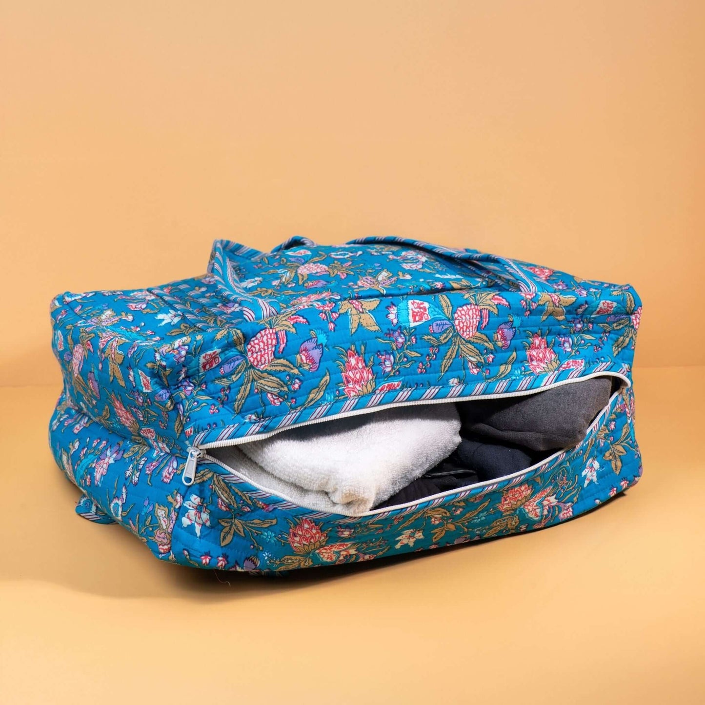 Sac Week-end ou à langer Lola.LOLAV2003.Couleur: Corail Floral