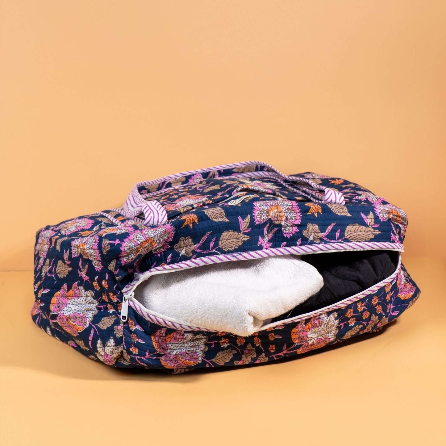 Sac Week-end ou à langer Lola.LOLAV2003.Couleur: Corail Floral