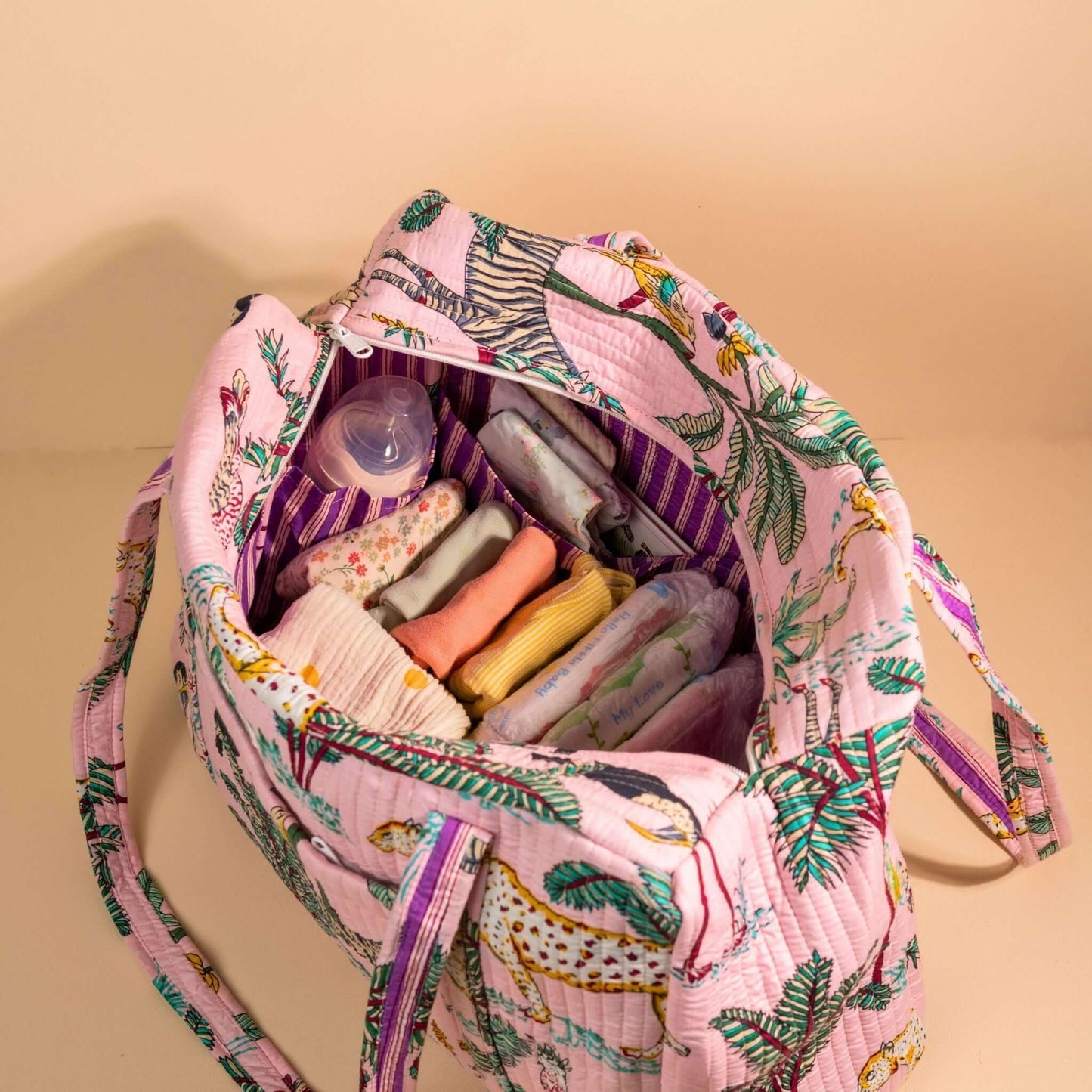 Sac Week-end ou à langer Lola.LOLAV2003.Couleur: Corail Floral