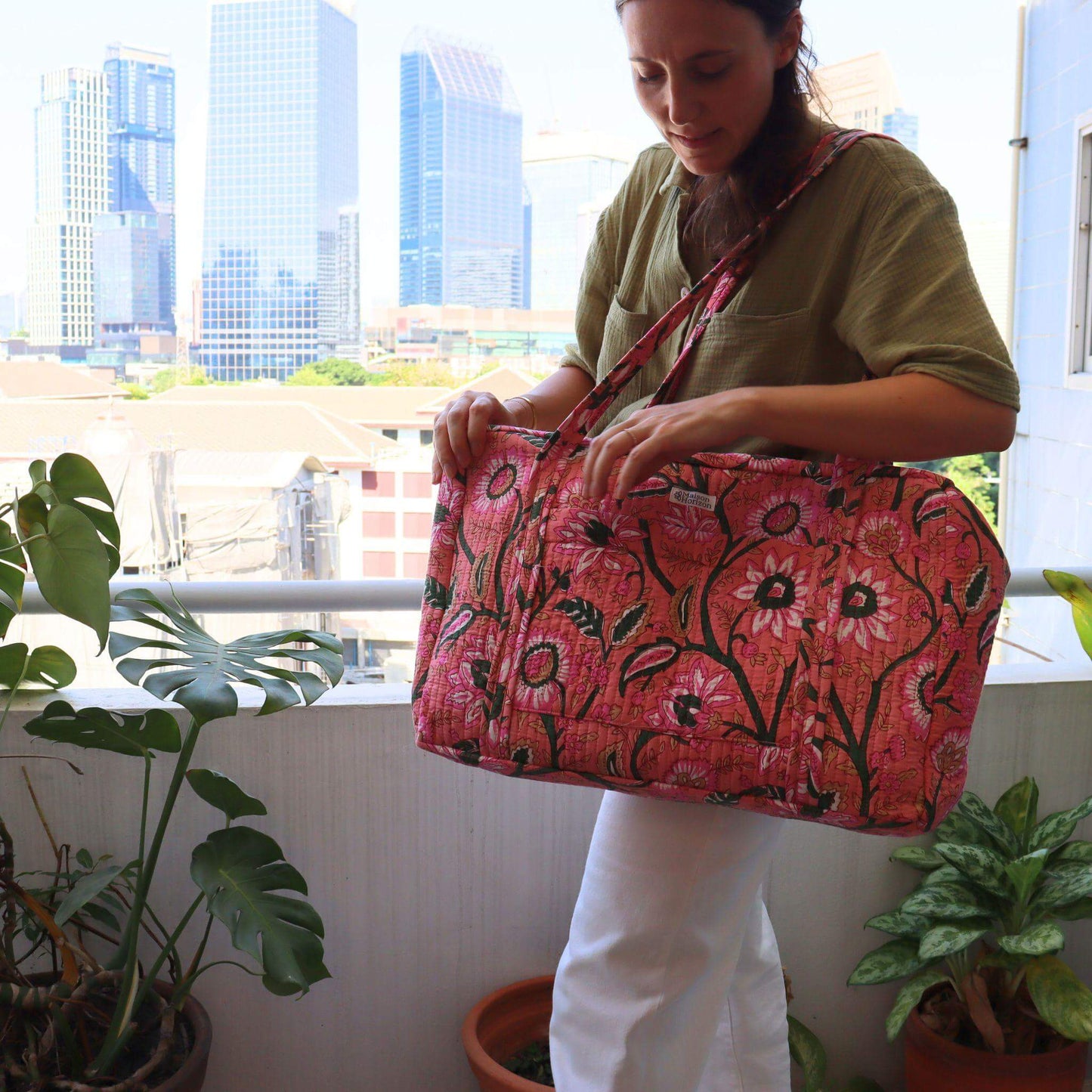 Sac Week-end ou à langer Lola.LOLAV2003.Couleur: Corail Floral