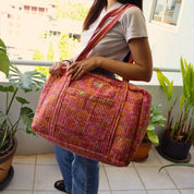 Sac Week-end ou à langer Lola.LOLAV2003.Couleur: Corail Floral