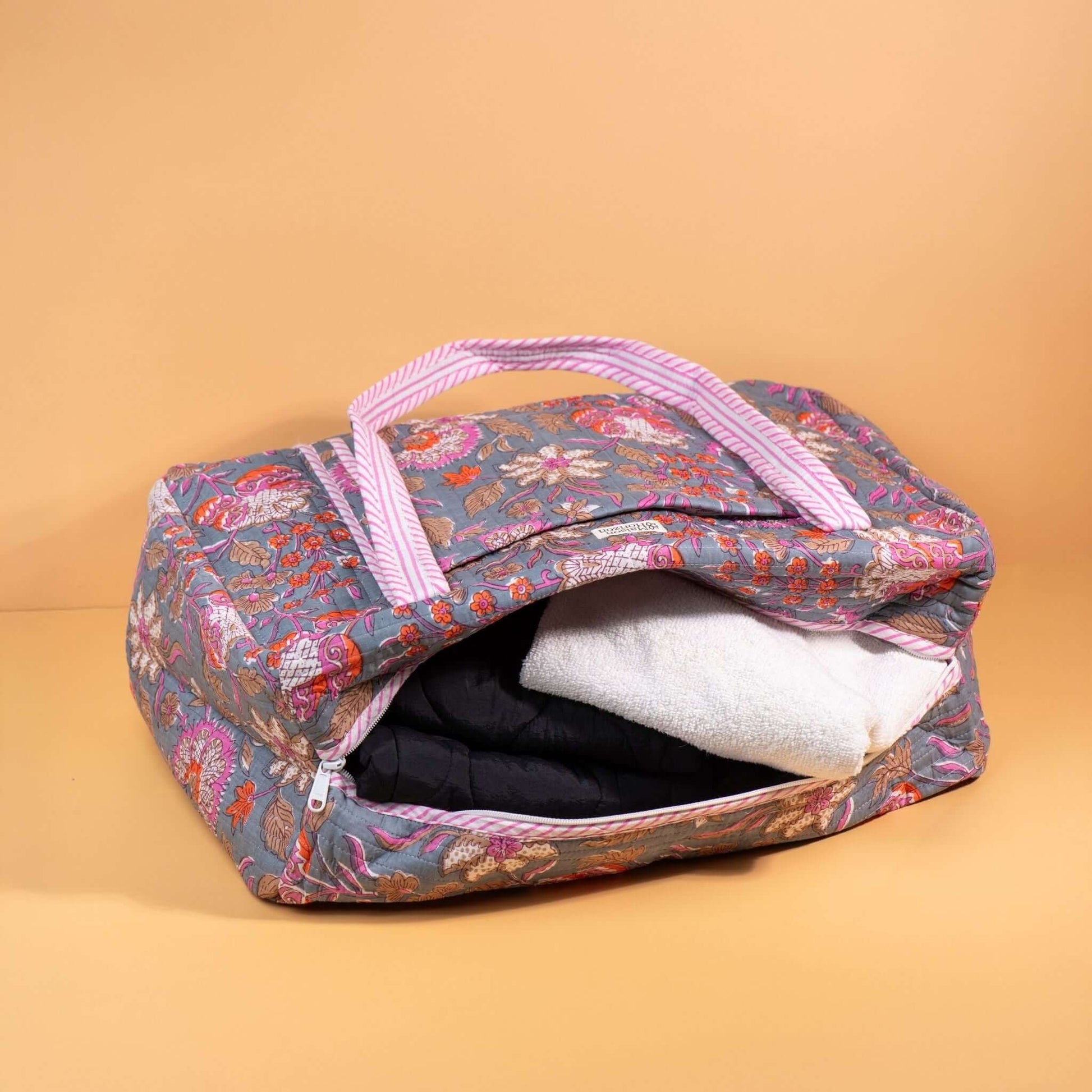 Sac Week-end ou à langer Lola.LOLAV2003.Couleur: Corail Floral