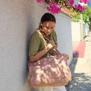 Sac Week-end ou à langer Lola.LOLAV2003.Couleur: Corail Floral