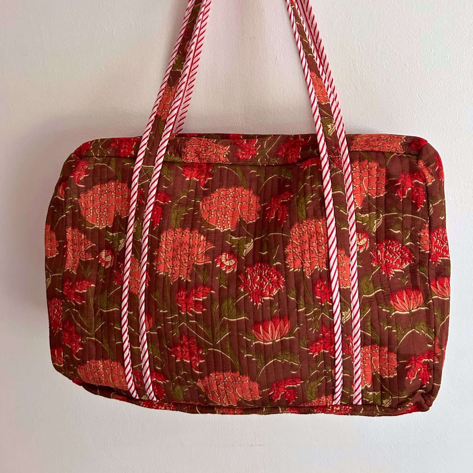 Sac Week-end ou à langer Lola.LOLAV2003.Couleur: Corail Floral