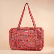 Sac Week-end ou à langer Lola.LOLAV2004.Couleur: Rose Carmin