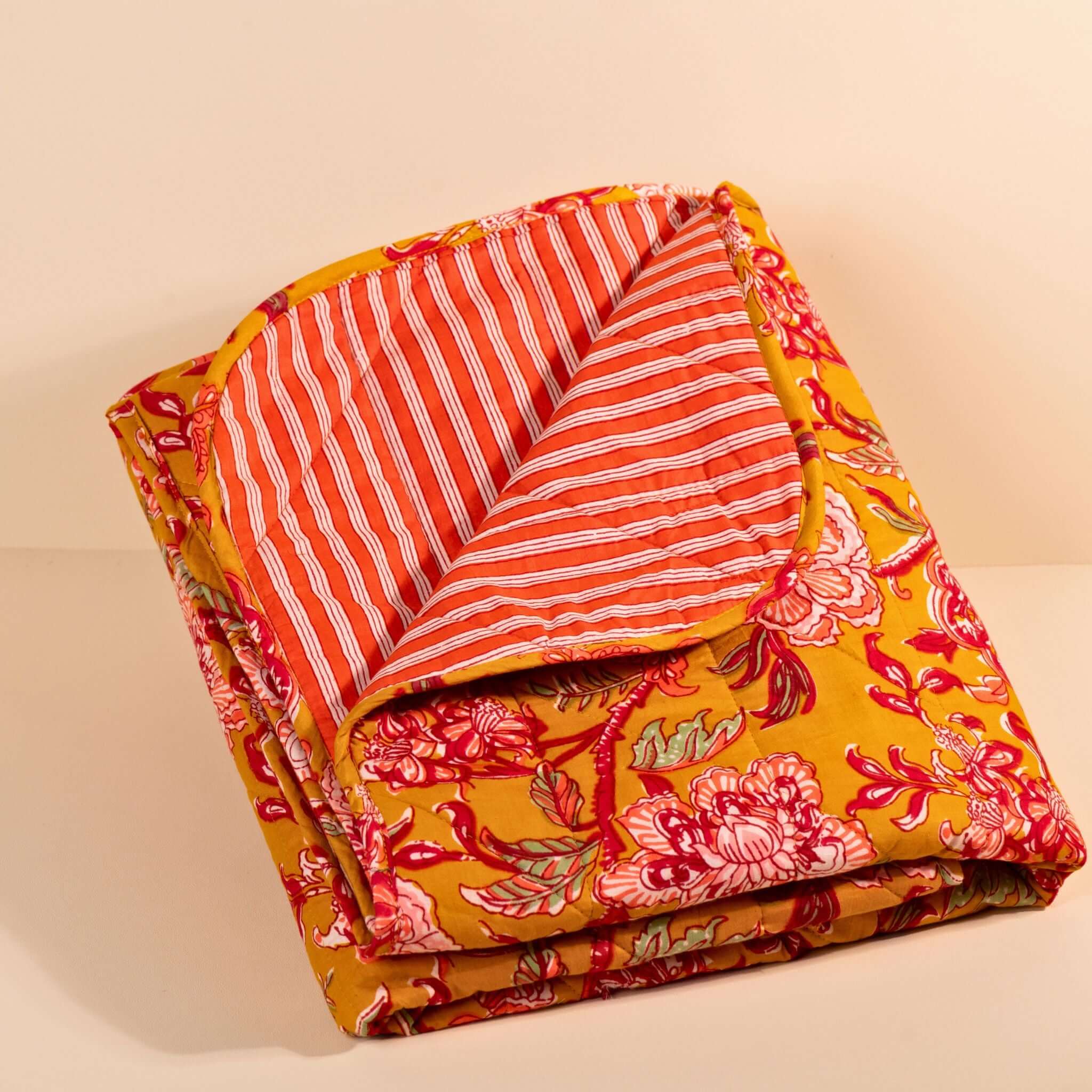 Tapis d'éveil ou tapis de sol Nur.TAPIS009.Couleur: Floral moutarde