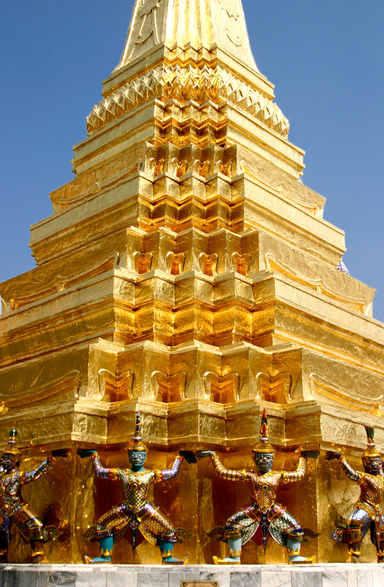 golden-thai-temple.jpg